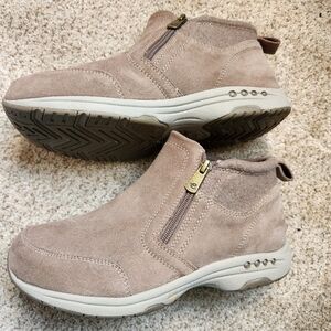 Easy Spirit Suede Booties Boots 8.5